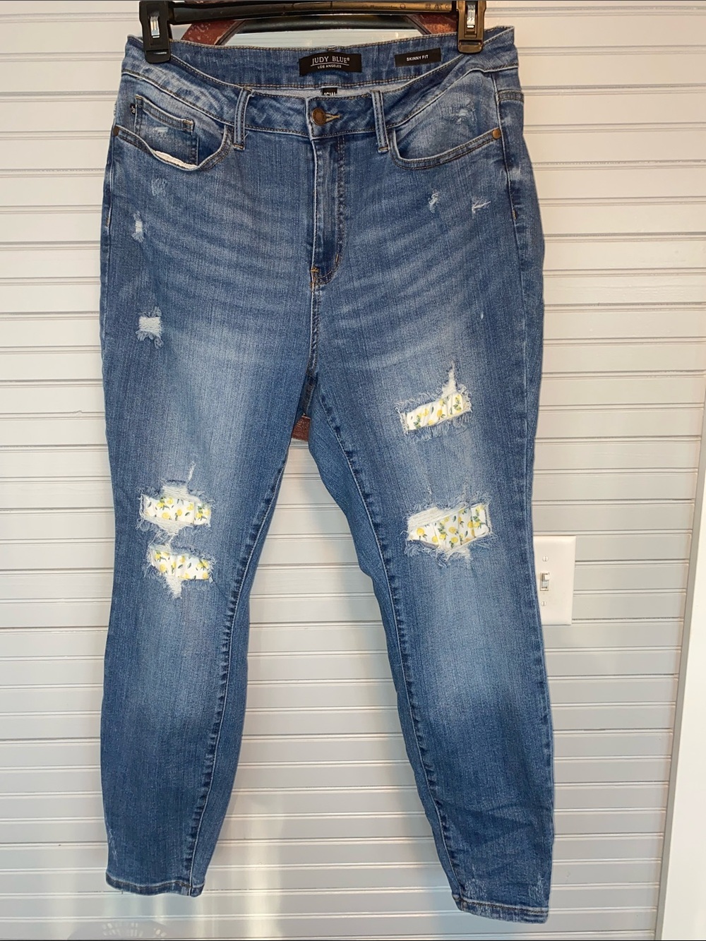 Judy Blue Women's Distressed Slim Jeans in Medium Blue with Floral Patch